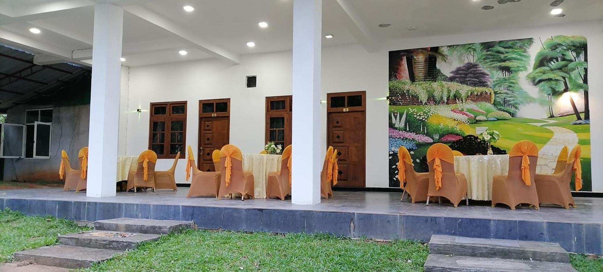 Avanya Hotel&Reception Hall Angunakolapelessa Dış mekan fotoğraf