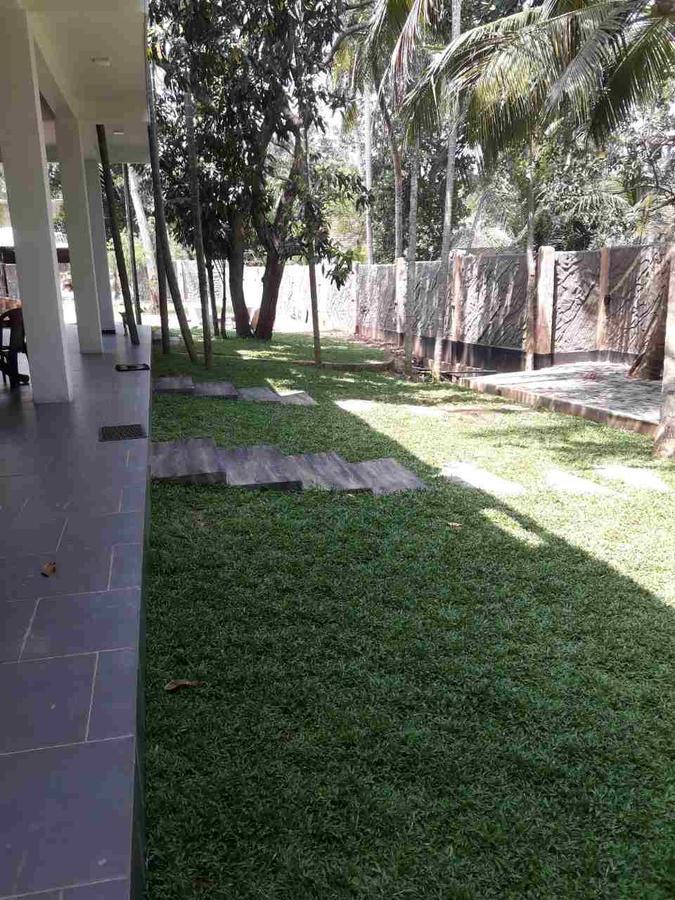 Avanya Hotel&Reception Hall Angunakolapelessa Dış mekan fotoğraf