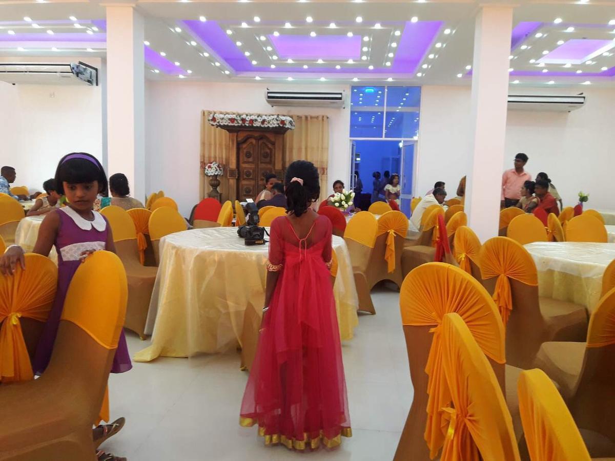 Avanya Hotel&Reception Hall Angunakolapelessa Dış mekan fotoğraf